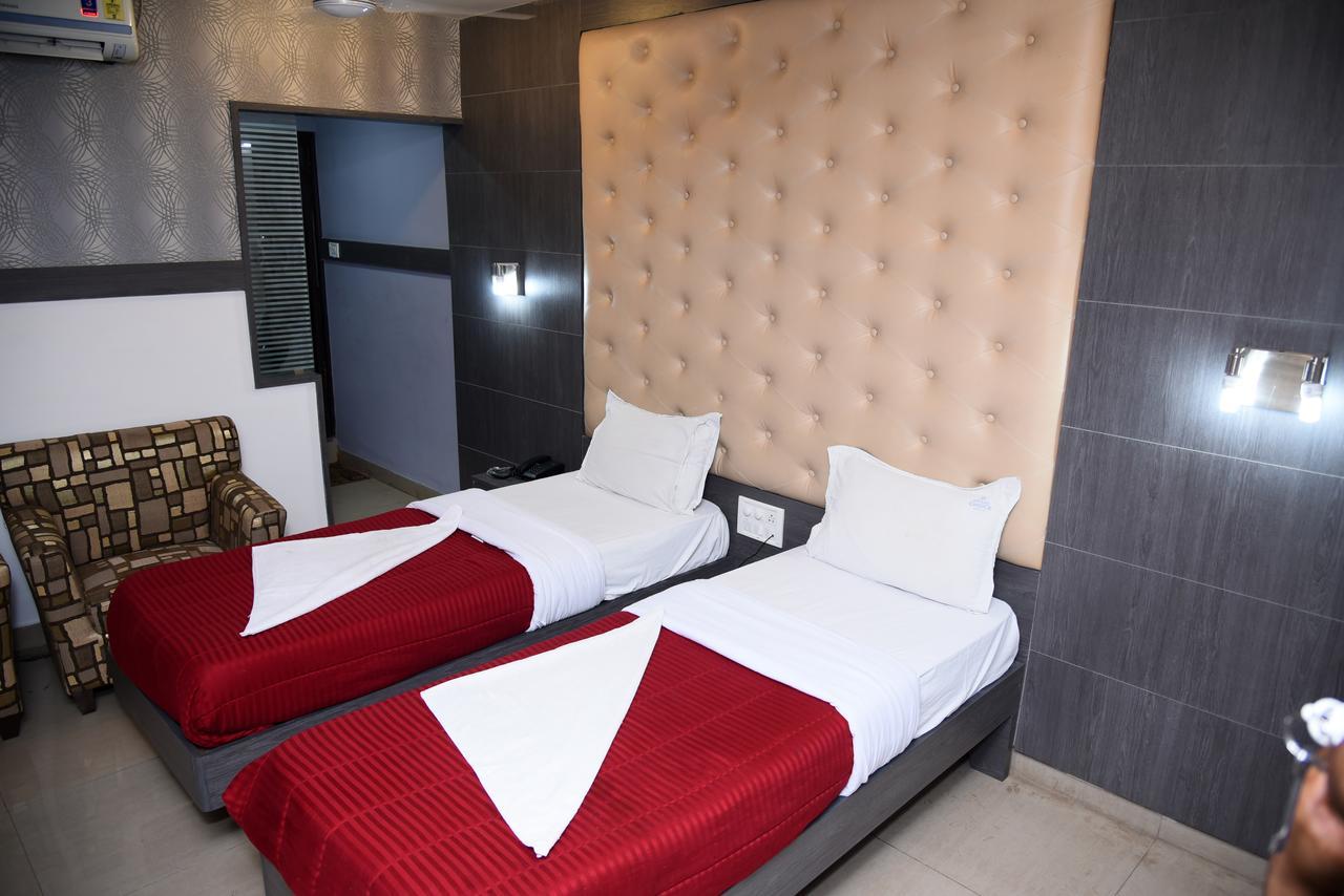 Hotel Grand Choice à Bangalore Extérieur photo
