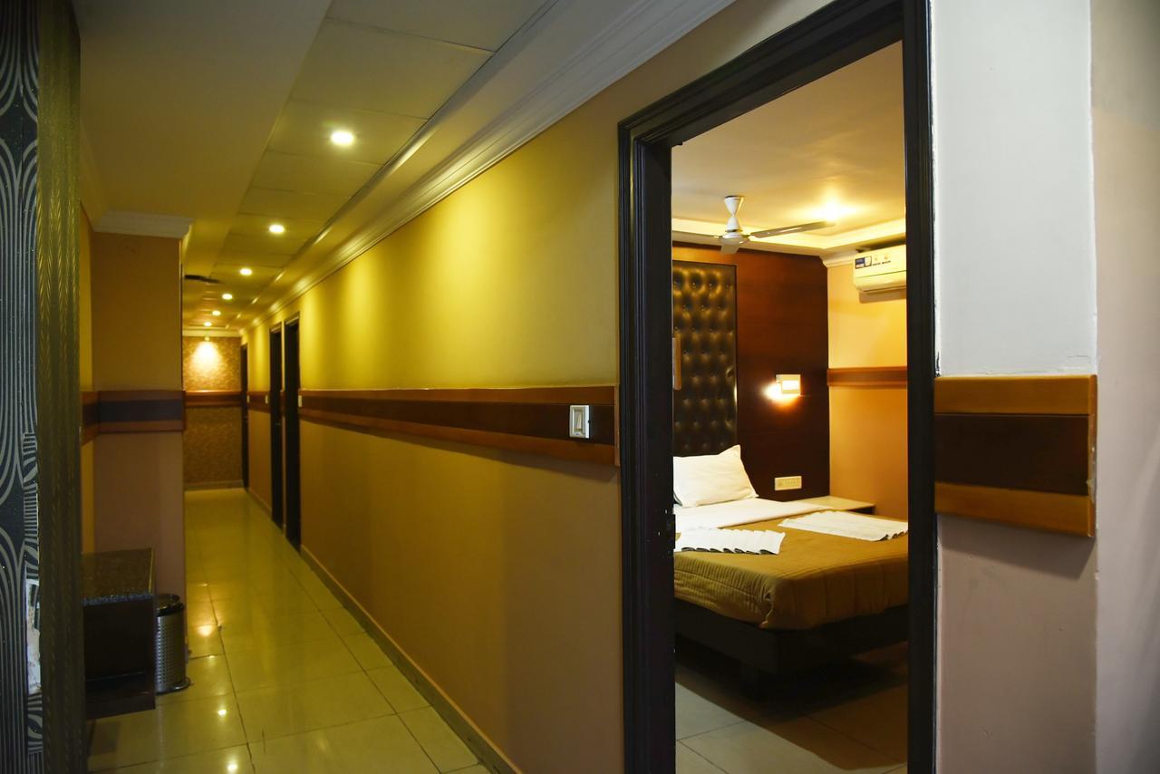 Hotel Grand Choice à Bangalore Extérieur photo
