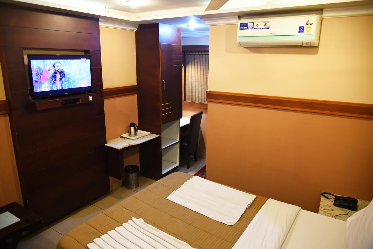 Hotel Grand Choice à Bangalore Extérieur photo